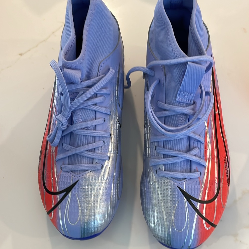 Nike super fly academy soccer cleats